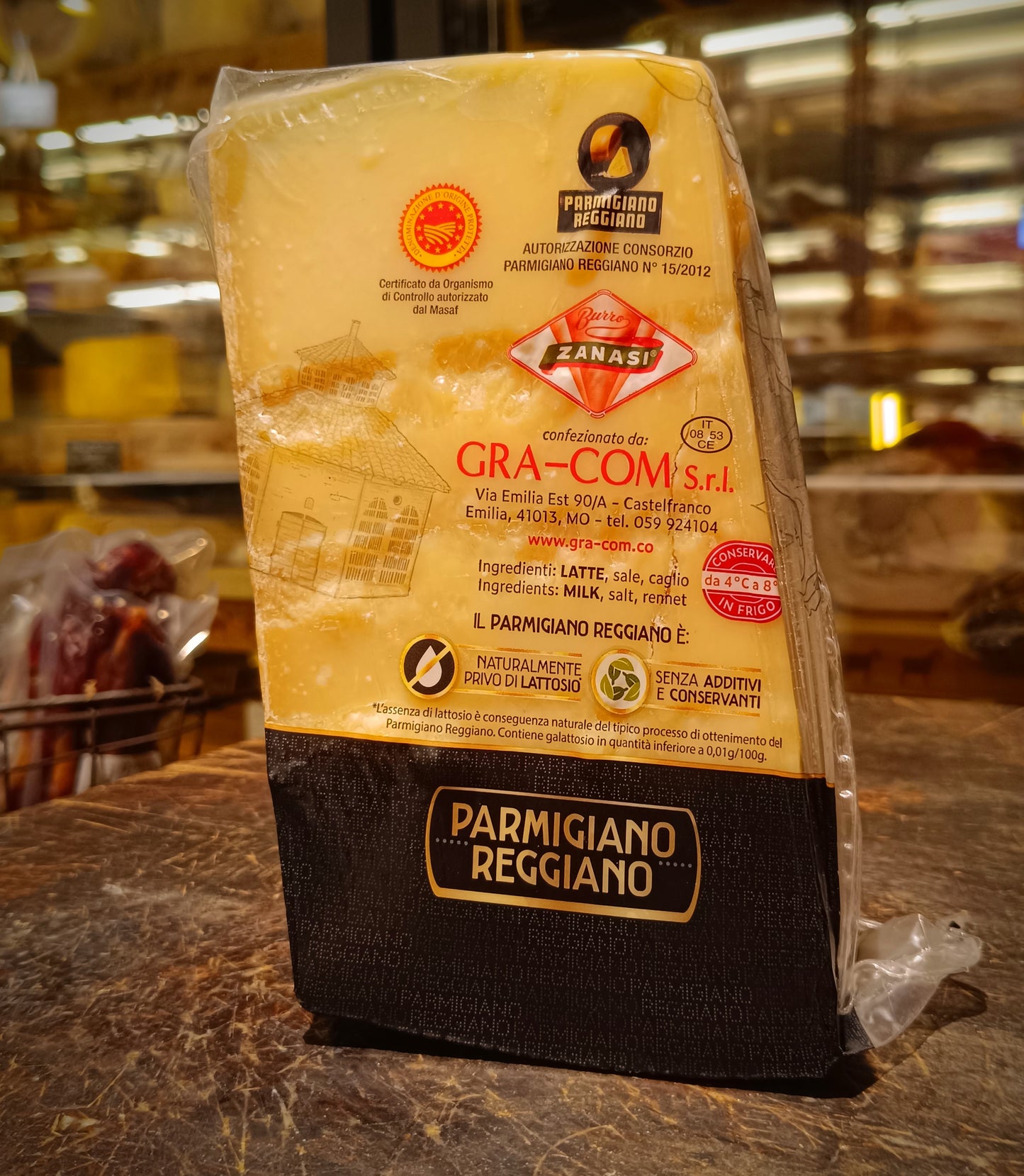 PARMIGIANO REGGIANO DOP 24 MESI - Formaggidieros