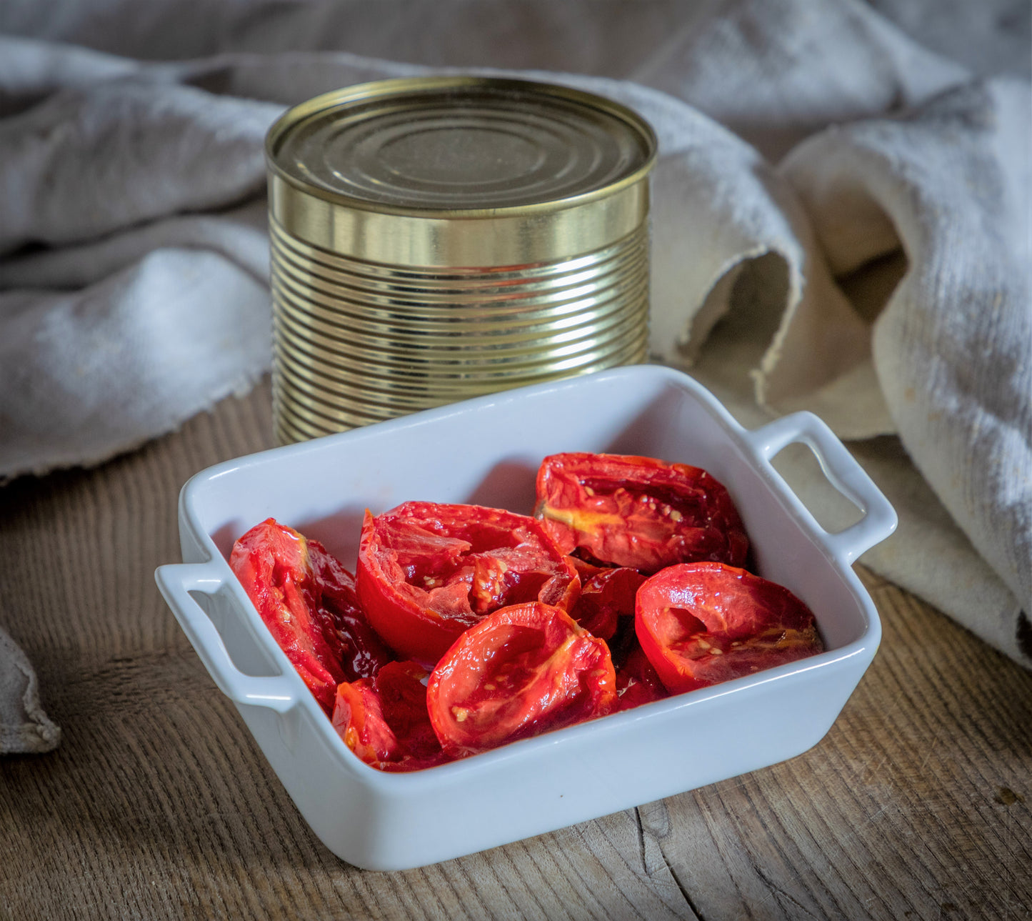 POMODORI SEMI-DRY TAGLIATI A META' 800gr.