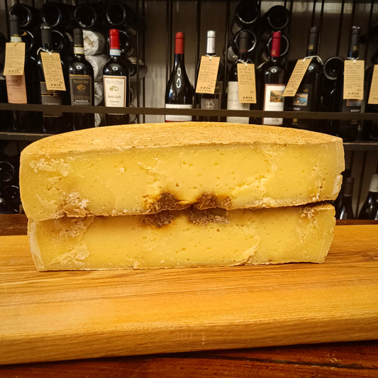 VALCHIAVENNA STAGIONATO 1 ANNO! - Formaggidieros